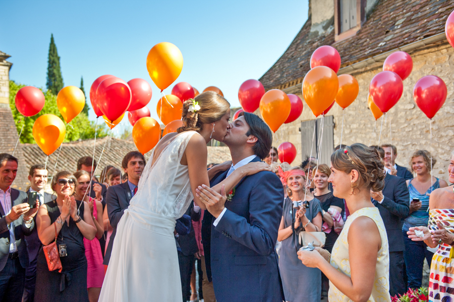 sortie de cérémonie civile avec lancé de ballons