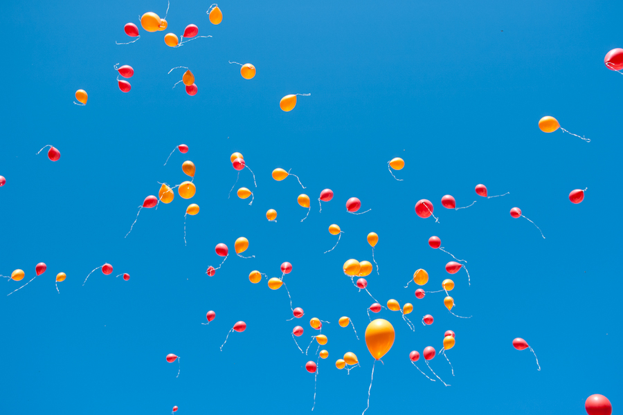 sortie de cérémonie civile avec lancé de ballons